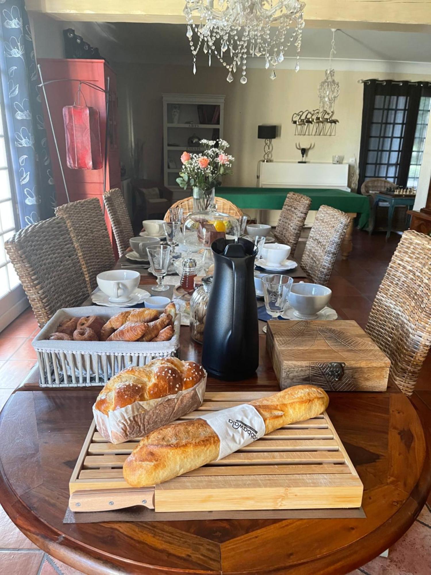 Bed and Breakfast La Belle Chaumiere Bretagne-de-Marsan Exteriér fotografie