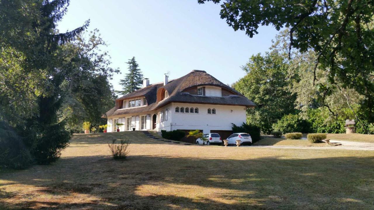 Bed and Breakfast La Belle Chaumiere Bretagne-de-Marsan Exteriér fotografie
