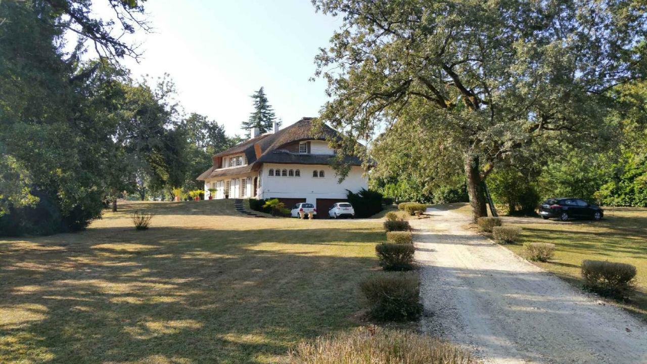 Bed and Breakfast La Belle Chaumiere Bretagne-de-Marsan Exteriér fotografie